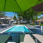 Appartement In With Terrace, Air Conditioning, Wifi, Washing Machine *