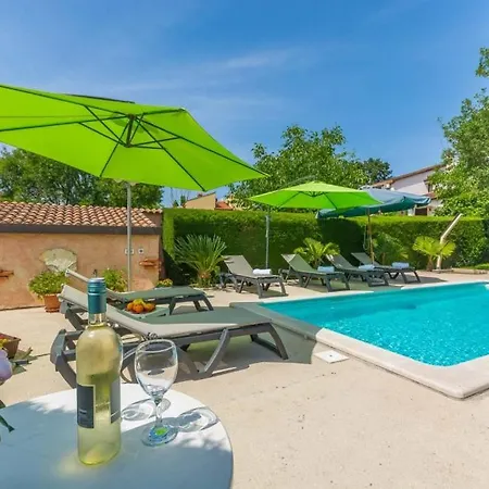 Lejlighed In With Terrace, Air Conditioning, Wifi, Washing Machine