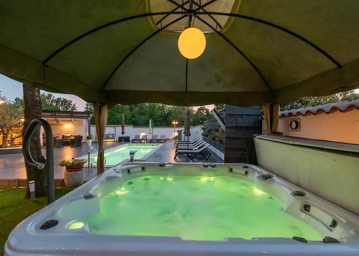 In With Terrace, Air Conditioning, Wifi, Washing Machine *