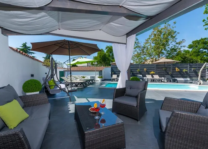 In With Terrace, Air Conditioning, Wifi, Washing Machine Lejlighed *