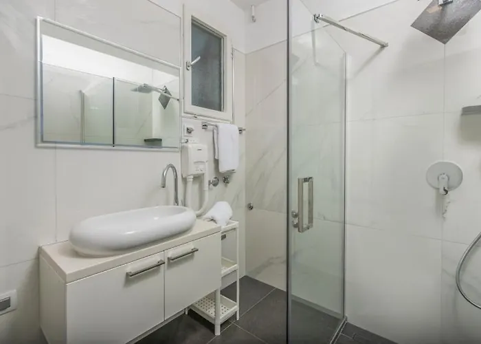 In With Terrace, Air Conditioning, Wifi, Washing Machine Lejlighed