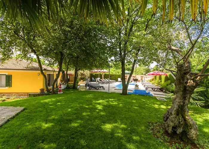 Lejlighed In With Terrace, Air Conditioning, Wifi, Washing Machine Poreč