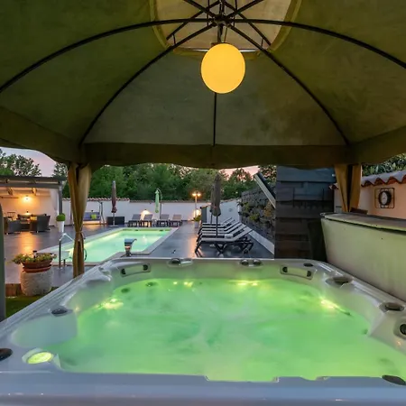 In With Terrace, Air Conditioning, Wifi, Washing Machine *