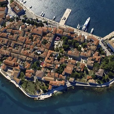 In With Terrace, Air Conditioning, Wifi, Washing Machine Apartment Porec