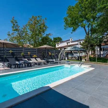 In With Terrace, Air Conditioning, Wifi, Washing Machine Apartman