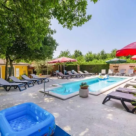 In With Terrace, Air Conditioning, Wifi, Washing Machine