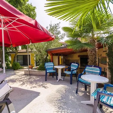 Lejlighed In With Terrace, Air Conditioning, Wifi, Washing Machine Poreč