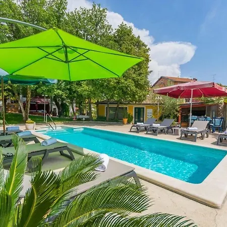 In With Terrace, Air Conditioning, Wifi, Washing Machine Apartment Porec