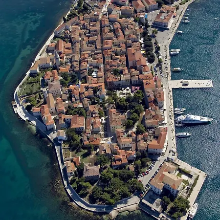 In With Terrace, Air Conditioning, Wifi, Washing Machine *