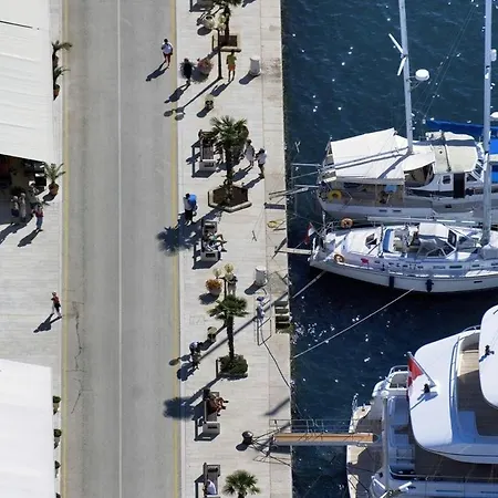 In With Terrace, Air Conditioning, Wifi, Washing Machine *