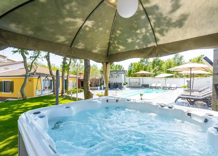 In With Terrace, Air Conditioning, Wifi, Washing Machine Apartmán *