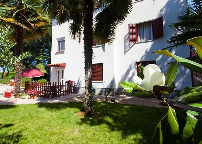 In With Terrace, Air Conditioning, Wifi, Washing Machine Apartmán