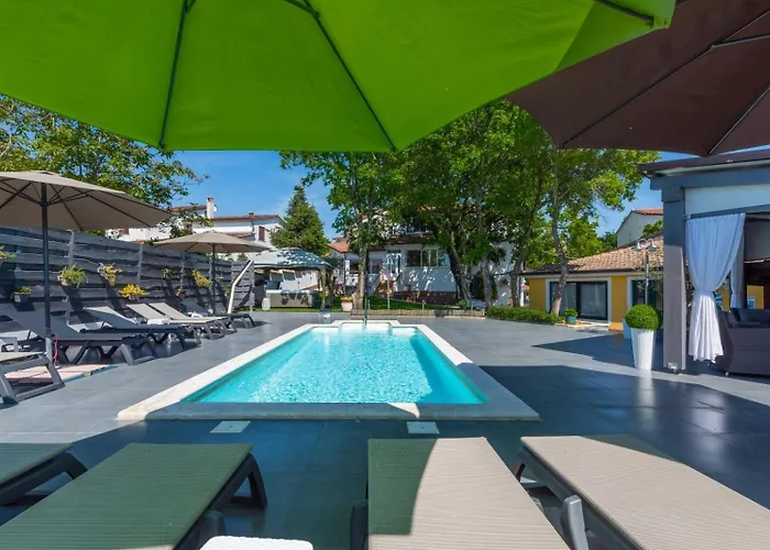 Apartmán In With Terrace, Air Conditioning, Wifi, Washing Machine *