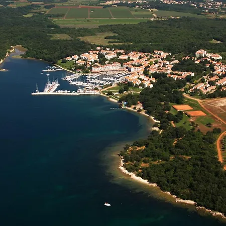 Lejlighed In With Terrace, Air Conditioning, Wifi, Washing Machine