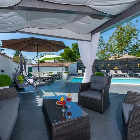 In With Terrace, Air Conditioning, Wifi, Washing Machine Lejlighed *