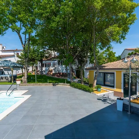 In With Terrace, Air Conditioning, Wifi, Washing Machine Lejlighed Poreč