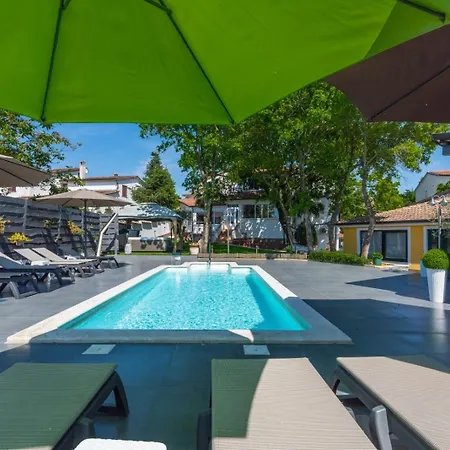 Lejlighed In With Terrace, Air Conditioning, Wifi, Washing Machine *