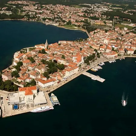 Lejlighed In With Terrace, Air Conditioning, Wifi, Washing Machine Poreč